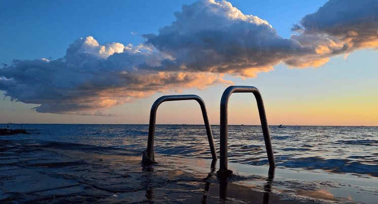 Ferienhaus Kroatien direkt am Meer mit Pool